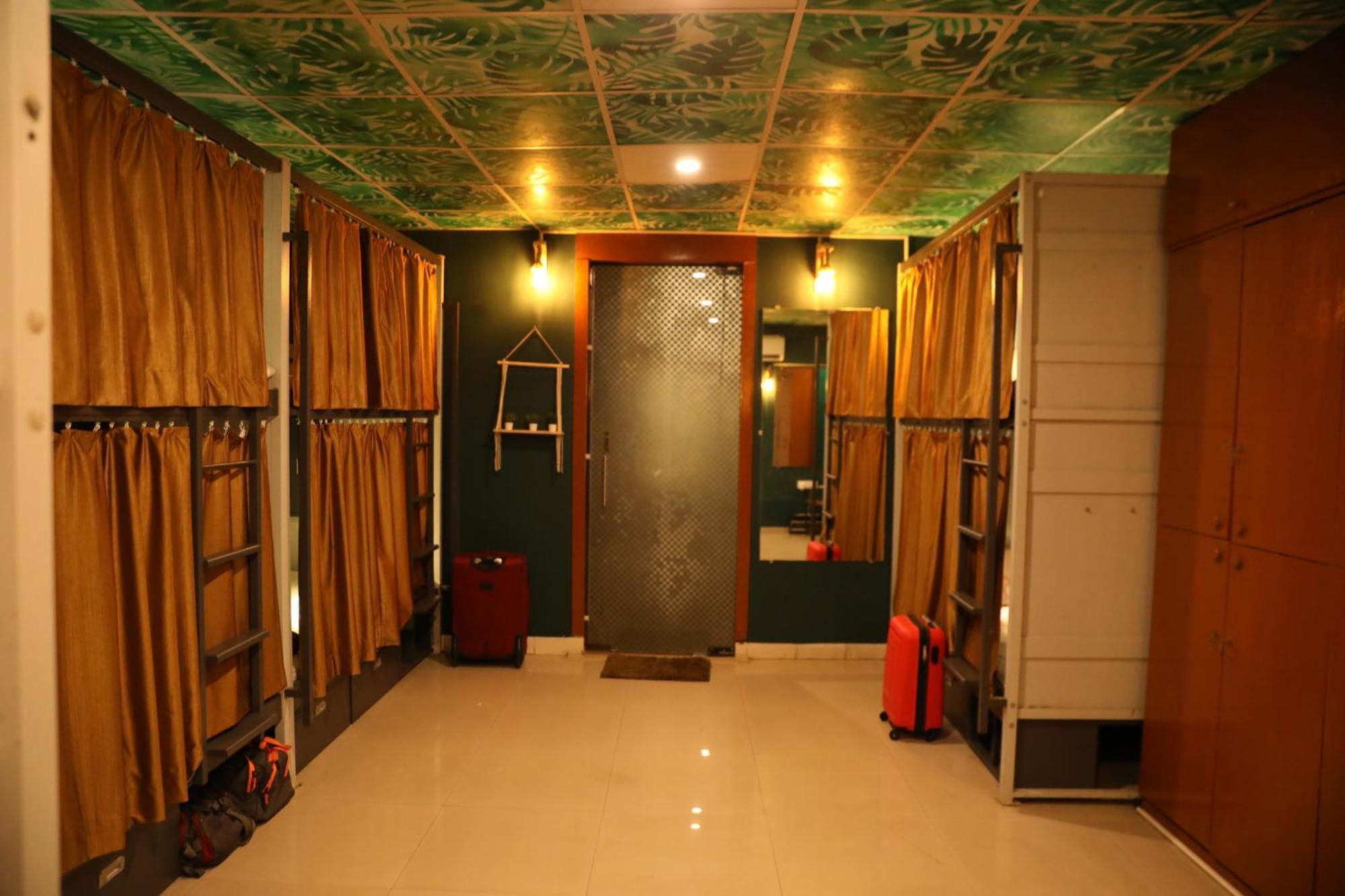 Forrest Hostels Mumbai Exterior foto