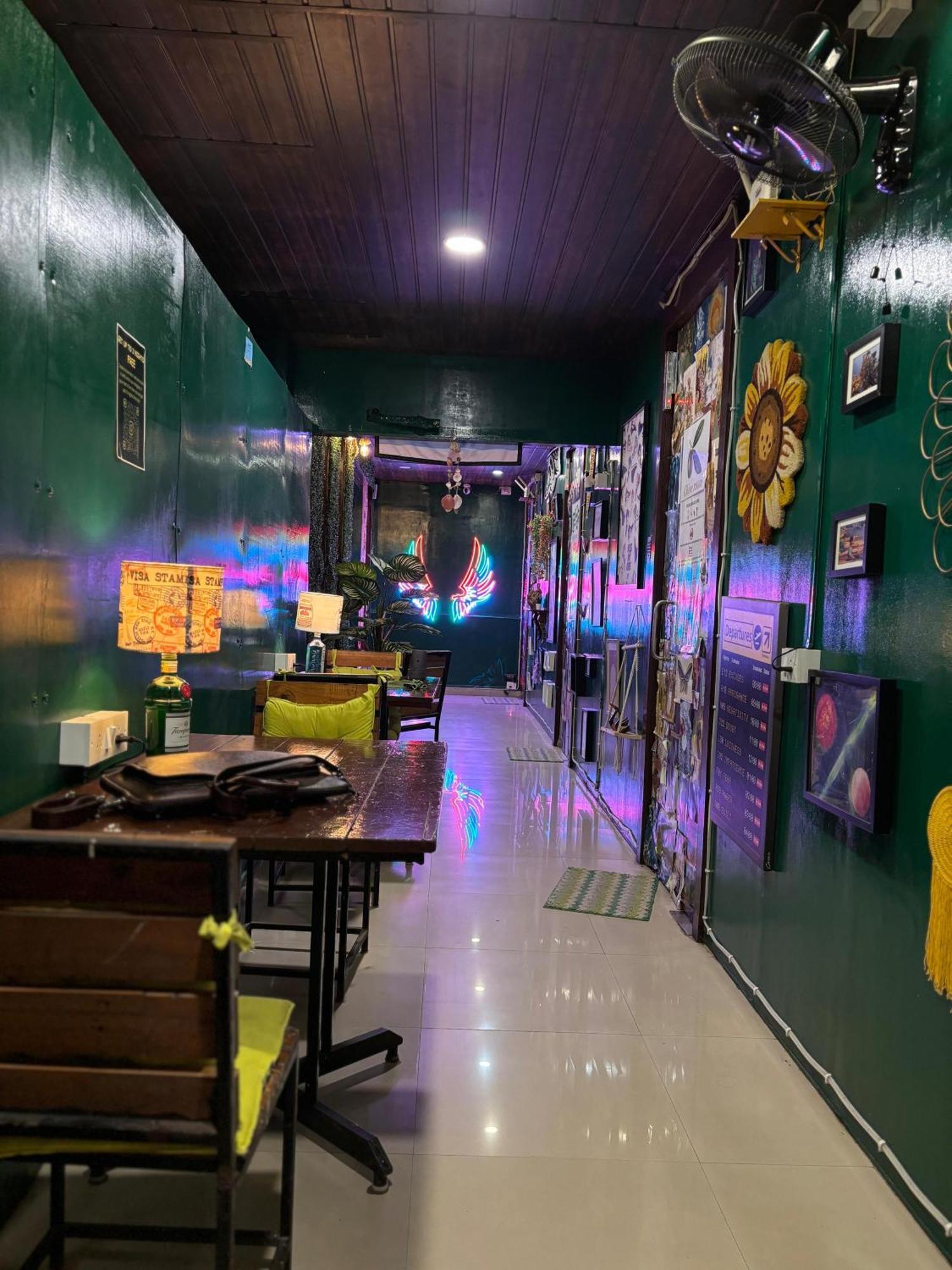 Forrest Hostels Mumbai Exterior foto