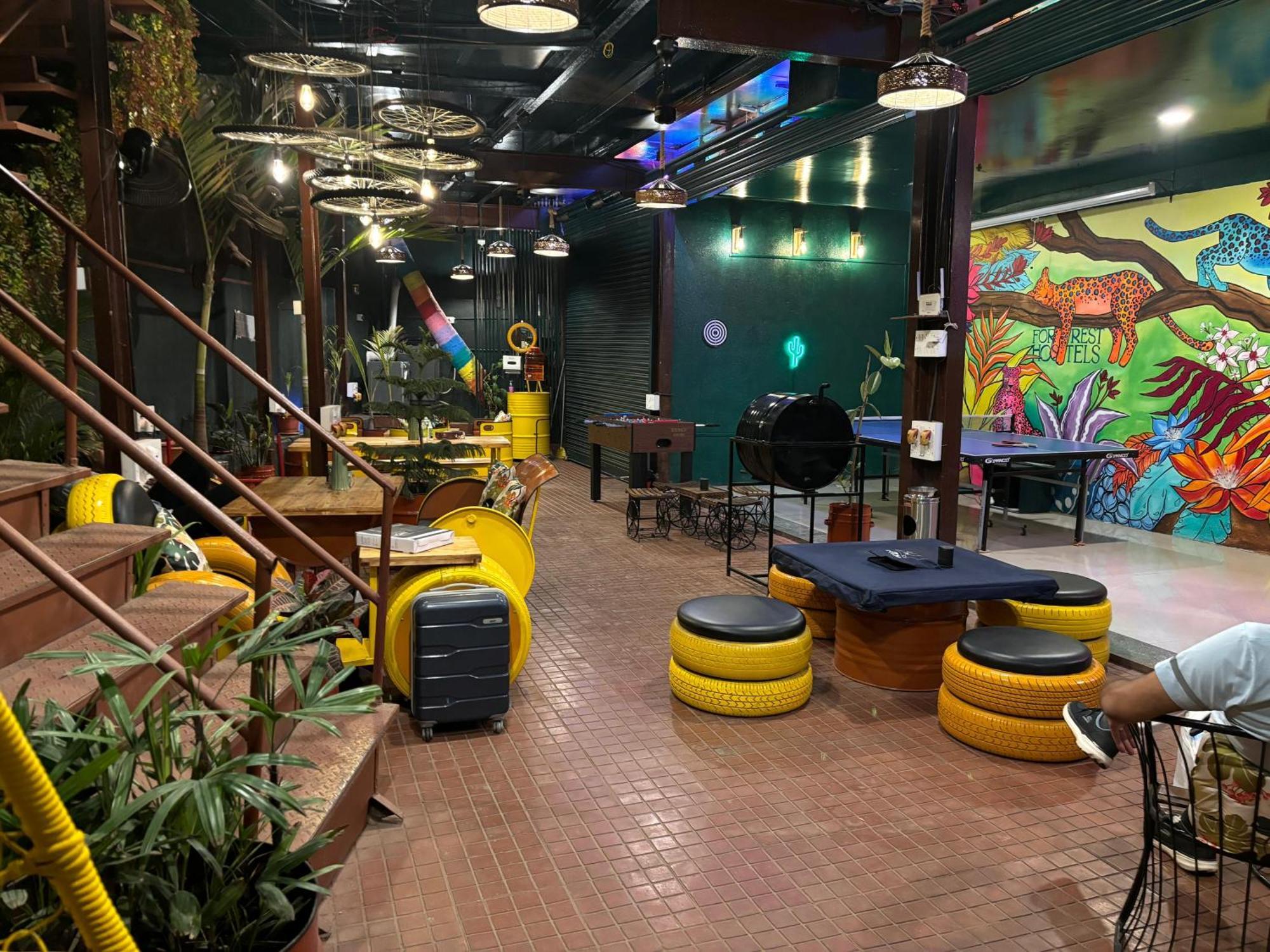 Forrest Hostels Mumbai Exterior foto